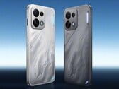 Смартфон Oppo K15 доступен в цветовых вариантах «Speed White» и «Gale Grey».