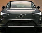В Европе начались поставки нового Volvo EX60. Этот электро-SUV обеспечивает запас хода на электротяге до 810 километров.