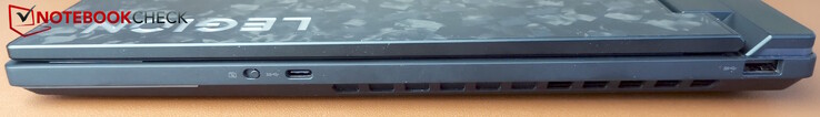 Справа: затвор веб-камеры, USB-C (5 Гбит/с), USB-A (5 Гбит/с)
