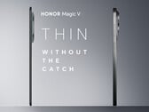 Honor ранее компания уже сообщала, что Magic V5 будет тоньше Magic V3, изображенного на фото слева. (Источник изображения: Honor - отредактировано)