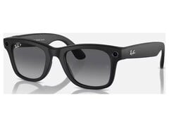 Черные очки Ray-Ban Meta Gen 2, изображённые спереди на белом фоне; камера и светодиод съёмки расположены в передних углах