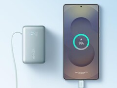 Nano Power Bank (10K, 45 Вт, встроенный выдвижной кабель USB-C) от Anker теперь доступен в зеленом цвете (на фото). (Источник изображения: Anker)