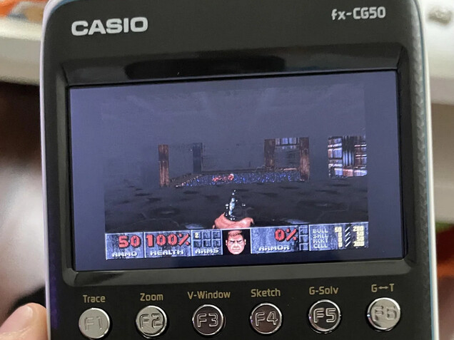 DOOM работает на научном калькуляторе Casio (Источник изображения: Asleep_Chicken5735 на Reddit)