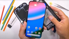 Эксперт по разбору весьма впечатлен внутренностями Google Pixel 10 Pro XL. (Источник изображения: JerryRigEverything)