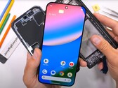 Эксперт по разбору весьма впечатлен внутренностями Google Pixel 10 Pro XL. (Источник изображения: JerryRigEverything)