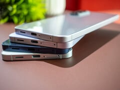 Толщина смартфона Samsung Galaxy A57 составляет всего 6,9 мм.