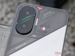 Poco F7 должен быть сравнительно доступным для смартфона с чипсетом Snapdragon 8s Gen 4 и 12 ГБ оперативной памяти. (Источник изображения: Notebookcheck)