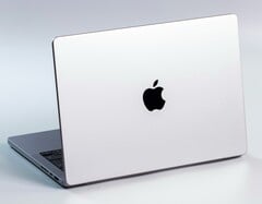 После повышения цен MacBook Pro стал значительно дороже.