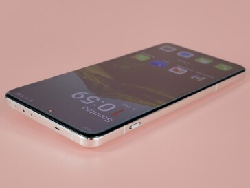 Обзор OnePlus 13. (Источник изображения: Маркус Хербрих)