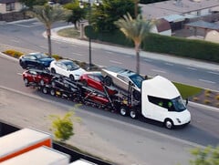 Зарядные станции Semi могут использоваться и другими автомобилями Tesla. (Источник изображения: Tesla)