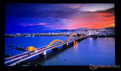 Затемненная комната