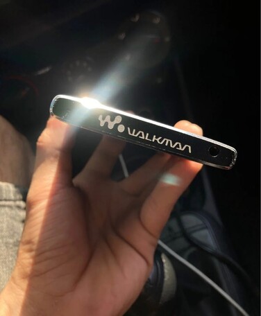 Гравировка на Walkman. (Источник изображения: Reddit)