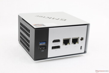 Сзади: USB-A 3.2 (10 Гбит/с), USB 2.0, HDMI 2.0, DisplayPort 1.4, 2x RJ-45 (2,5 Гбит/с), адаптер переменного тока, слот для замка безопасности