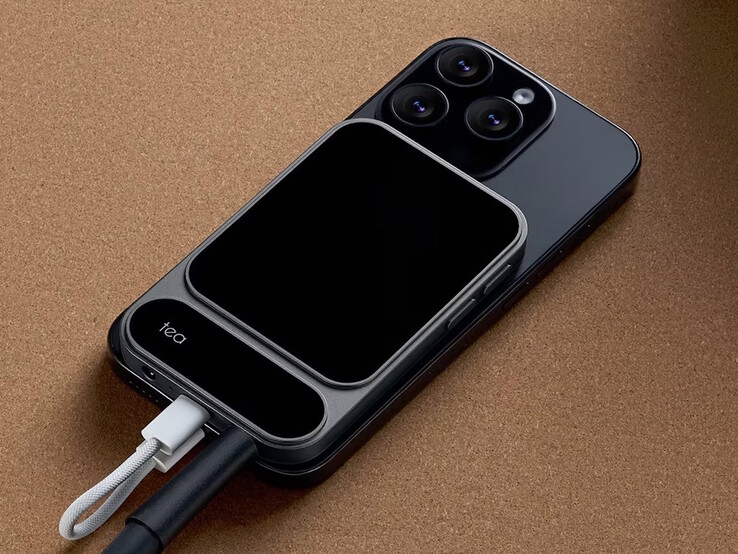 ЦАП Khadas Tea Pro, работающий от батареек, может магнитно прикрепляться к совместимым телефонам. (Источник изображения: Khadas)