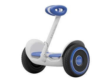 Детский Segway S2 самобалансируется на двух колесах.