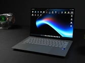 Asus Googlebook 14 весит менее 1 кг (2,2 фунта).