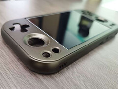 Компания Anbernic приступила к выпуску новой партии игровых портативных устройств. (Источник изображения: via RetroHandhelds)