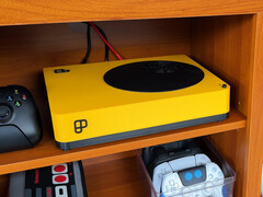 Playnix примерно такого же размера, как и оригинальная PS5.