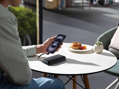 Zolo Power Bank от Anker со встроенным кабелем USB-C (на фото) уже доступен для предварительного заказа. (Источник изображения: B&amp;amp;H Photo)