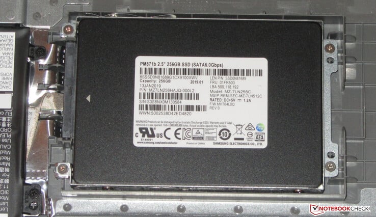 В качестве системного накопителя используется SSD