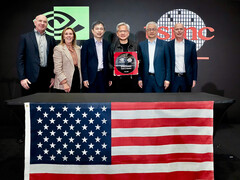Первые пластины чипа Blackwell AI, изготовленные компанией TSMC в США. (Источник изображения: Nvidia)