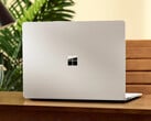 Сообщается, что Surface «Minos» будет доступен в черном и платиновом цветах; на фотографии — Surface Laptop 8.