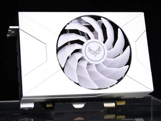 GeForce RTX 4070 Sakura Snow X имеет кожух, полностью изготовленный из алюминия (Источник изображения: Zephyr)