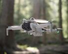 Mini 4 Pro остается самым последним 249-граммовым дроном DJI. (Источник изображения: DJI - отредактировано)