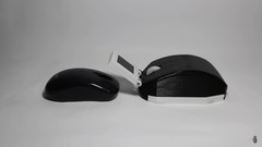 Мини-ПК, созданный энтузиастом (справа) в сравнении с обычной компьютерной мышью (слева)