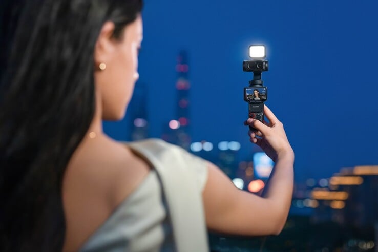 Insta360 Luna Ultra имеет дизайн с двумя объективами