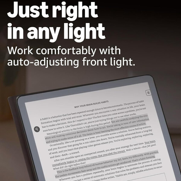 Kindle Scribe с фронтальной подсветкой имеет больше места для хранения, но стоит дороже, чем модель без фронтальной подсветки. (Источник изображе