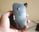 Logitech MX Master 4 в цветовом решении Graphite (Источник изображения: Abhinav Fating/Notebookcheck)