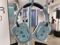 Nothing Headhone (1) имеют необычный дизайн, но их технические характеристики не являются чем-то необычным. (Источник изображения: nothing_fan_blog через Instagram)