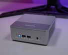 Мини-ПК Minisforum X1 Lite демонстрирует передний вход/выход с портами USB и кнопкой питания (Источник изображения: ETA Prime через YouTube)