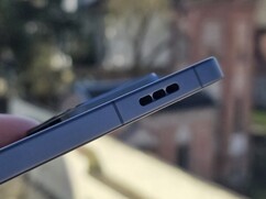 Охлаждающие вентиляционные отверстия на iQOO 15 Ultra