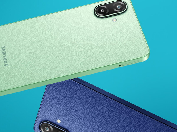 Модель Galaxy F70e имеет кожаную отделку.