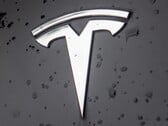 Функция «Автопилот» компании Tesla по-прежнему находится под пристальным вниманием.