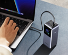 Новый пауэрбанк UGREEN 200W 25 000 мАч оснащен тремя портами. (Источник изображения: UGREEN)