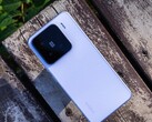 В Китае Xiaomi 15 выпускается с аккумулятором емкостью 5 400 мАч. (Источник изображения: Vetrax Arrogant TV на Weibo)