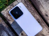 В Китае Xiaomi 15 выпускается с аккумулятором емкостью 5 400 мАч. (Источник изображения: Vetrax Arrogant TV на Weibo)