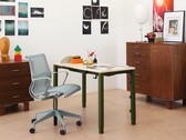 Регулируемый по высоте письменный стол Spout от Herman Miller оснащен четырьмя ножками с электроприводом. (Источник изображения: Herman Miller)