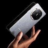 Apple по сообщениям, компания Huawei выпустит свой первый складной телефон в 2026 году, чтобы конкурировать с такими моделями, как Huawei Mate X6, изображенный здесь. (Источник изображения: Huawei)