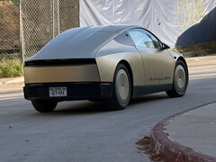 Киберкабина Tesla ездит по общественным улицам. (LadiesMans217/X)