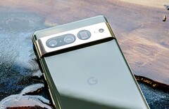 Теперь Google Pixel 7 Pro получит не три, а целых пять основных обновлений Android. (Источник изображения: Triyansh Gill)
