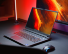 Alienware m18 R1 с графическим процессором RX 7900M - один из немногих игровых ноутбуков с картами AMD. (Источник изображения: NotebookcheckReviews на YouTube)