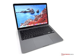 На обзоре: Apple MacBook Pro 13 2022. Тестовый образец предоставлен Apple