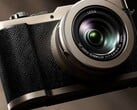 Фотоаппарат Panasonic Lumix L10, изображенный здесь, вскоре может столкнуться с конкуренцией со стороны Canon.