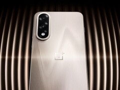 OnePlus Ace 5 Ultra - ориентированный на производительность смартфон, выпущенный в Китае. (Источник изображения: OnePlus)