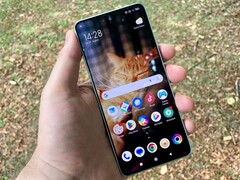 Poco F6 получает новое обновление программного обеспечения. (Источник изображения: Мануэль Масьеро, Notebookcheck)