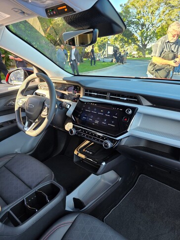 Интерьер нового Chevy Bolt. (Источник изображения: GM Authority)